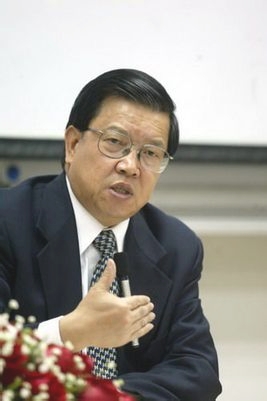 龍永圖出席逸海國際廣場中國經(jīng)濟改革論壇