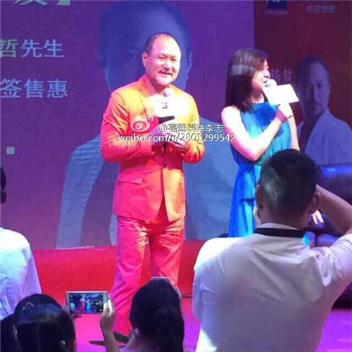 張鎬哲隨經(jīng)紀(jì)人出席廈門、成都芝華仕簽售-經(jīng)紀(jì)人 經(jīng)紀(jì)公司出場(chǎng)費(fèi)