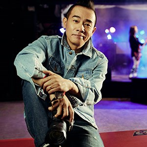 陳小春、韓國男團(tuán)助陣溢涌堂周年盛典