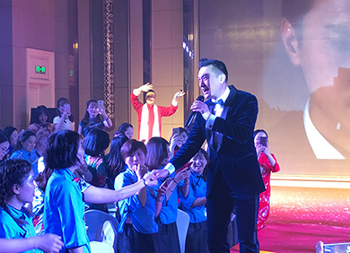 陳錦鴻出席長(zhǎng)沙珠江花園酒店舉辦的“最美閨蜜，夢(mèng)回上海灘”活動(dòng)