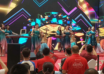 女子十二樂坊攜十二種樂器助陣居然之家盛大開業(yè)，奏響大美烏魯木齊！