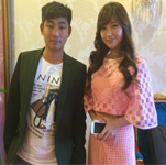 金海心與經(jīng)紀人李志合影