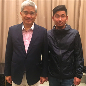 郎咸平與經(jīng)紀人李志